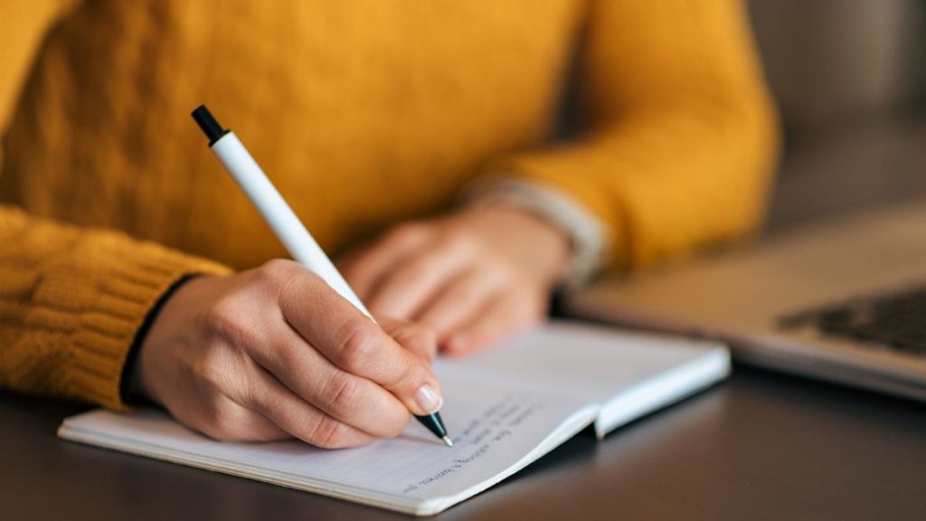 Dịch vụ viết thuê luận văn tại Luanvanonline