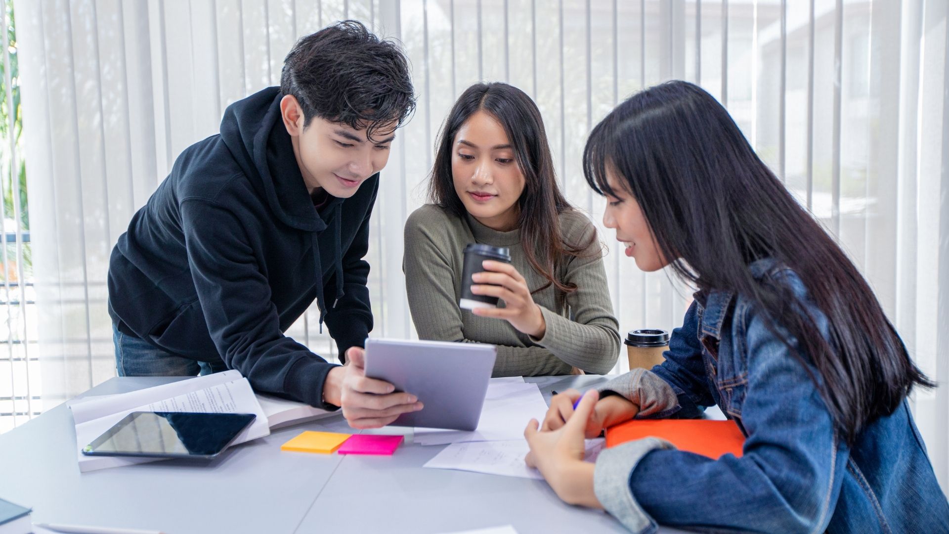 Thuê viết luận văn thạc sĩ có an toàn không?